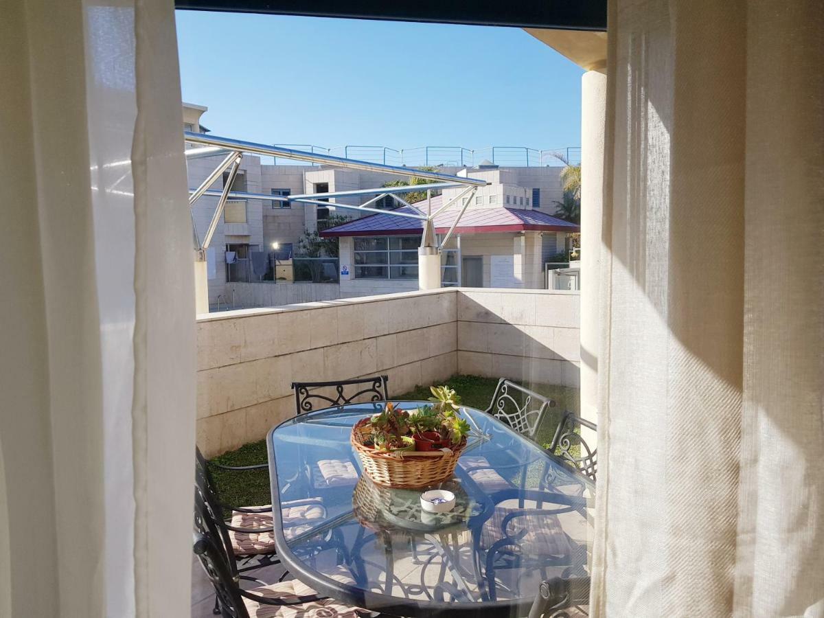 Israel Marina Village, Garden Vacation Apartment Herzliya Экстерьер фото